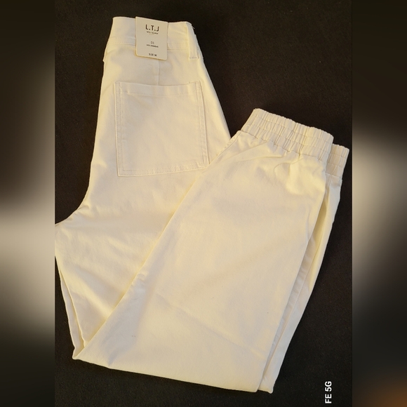 L.T.J. Jogger Style Jean Optic White NWT. SZ. M - Picture 2 of 8